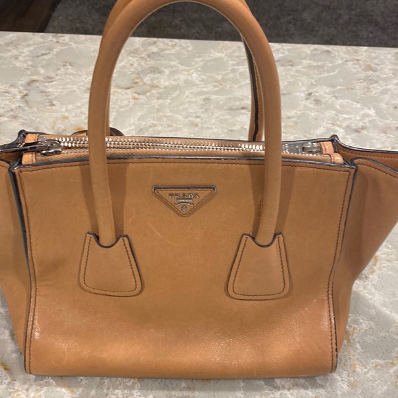 Prada purse - Picture 1 of 5